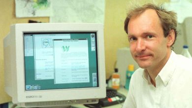 A primeira pagina da web ainda esta disponivel na internet criada por Tim Berners Lee em 1991