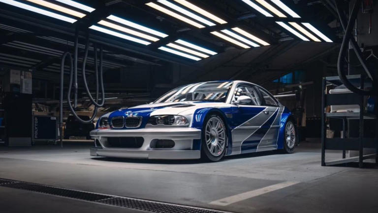 O BMW M3 GTR de Need for Speed recriado na vida real, exibido no BMW Welt Museum