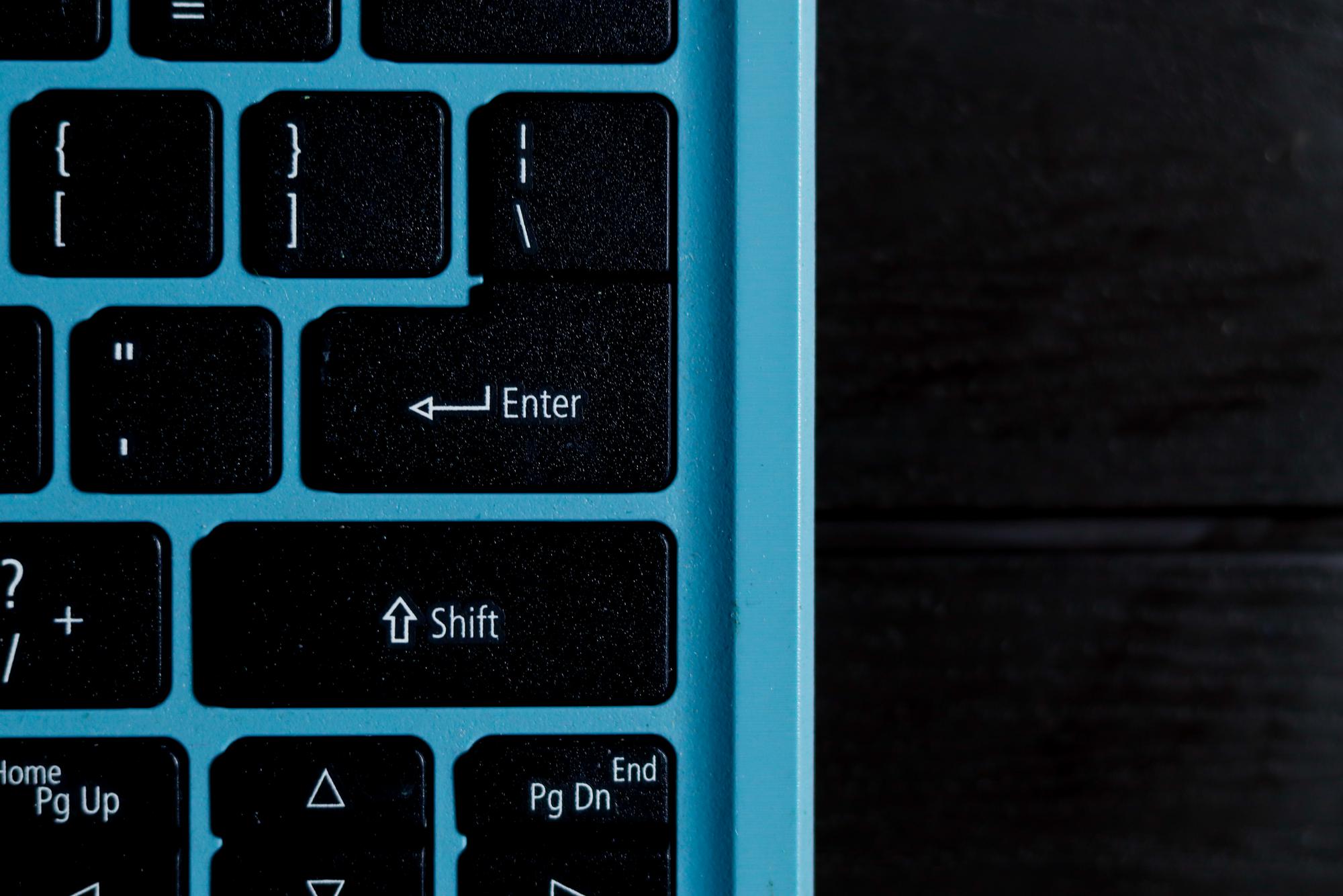 25 Atalhos Úteis para o Windows que Você Precisa Conhecer 2 Atalhos de teclado do Windows ajudam a aumentar a produtividade e economizar tempo nas tarefas diárias.